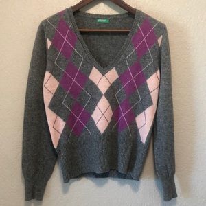 Benetton vintage 90’s argyle v-neck sweater, M